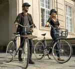 YAKKAY Smart Two Fahrradhelm mit Paris Black Oilskin und Tokyo Denim Covern.