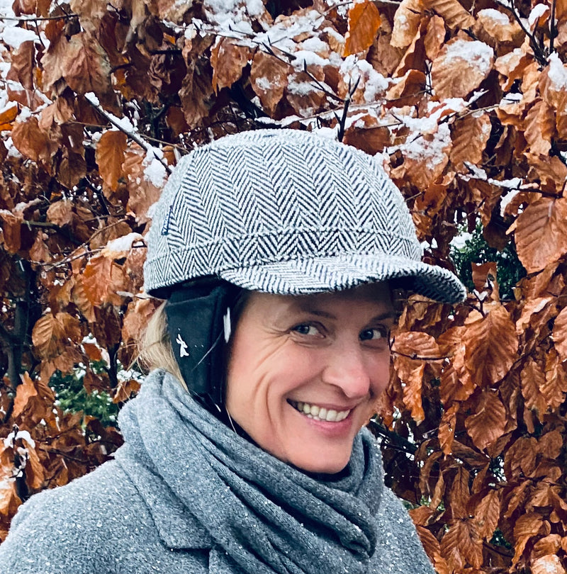 YAKKAY Fahrradhelm Hut mit schönem Winter Hut Bezug und Ohrwärmer für den Fahrradhelm